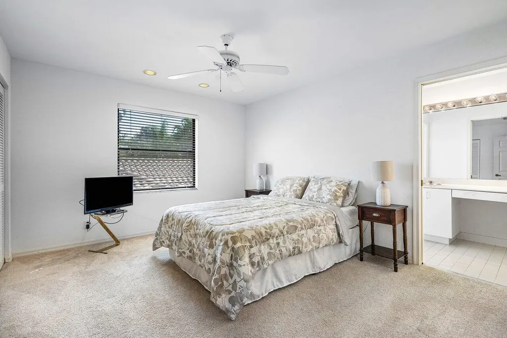 17099 Ryton Lane Boca Raton FL 33496