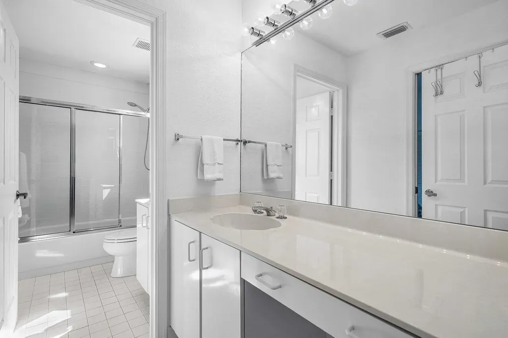 17099 Ryton Lane Boca Raton FL 33496