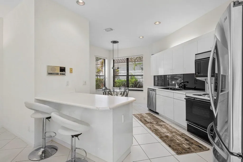 17099 Ryton Lane Boca Raton FL 33496