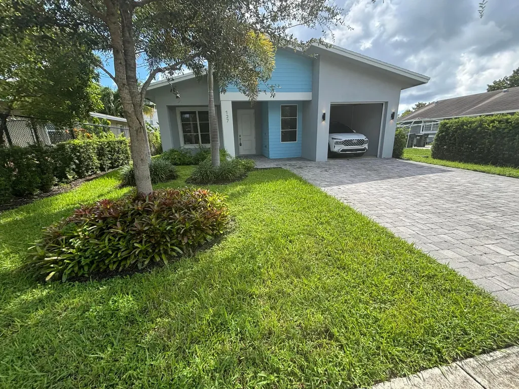 127 NW 9th Avenue Delray Beach FL 33444