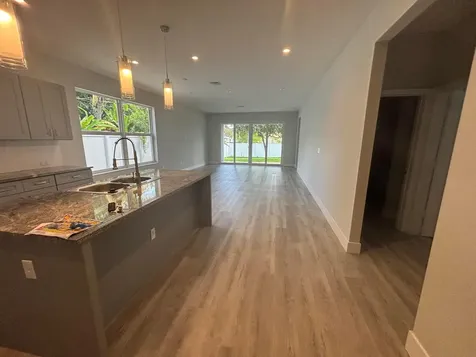 127 NW 9th Avenue Delray Beach FL 33444