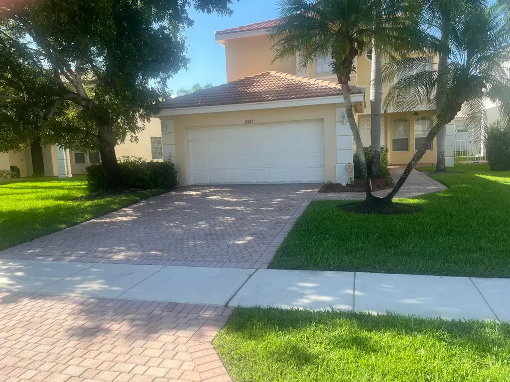 8887 Chestnut Ridge Way Boynton Beach FL 33473