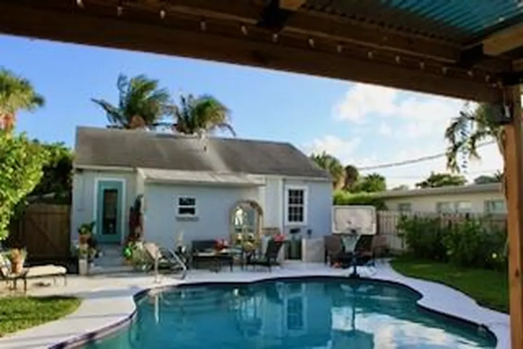 237 Wenonah Place West Palm Beach FL 33405