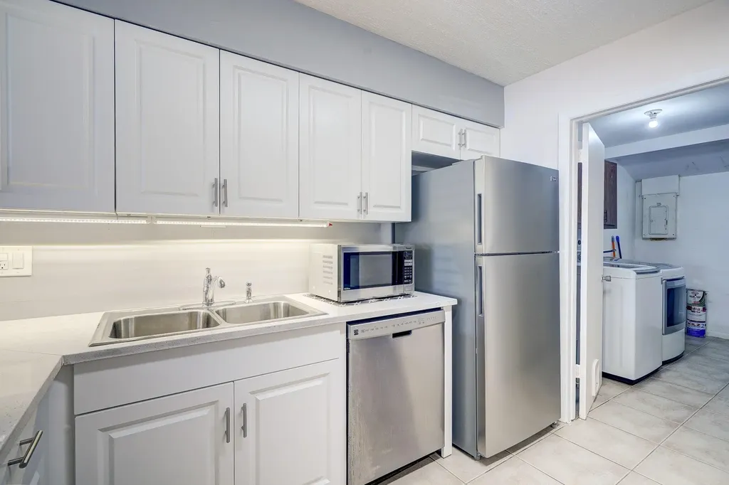 3929 Kenas Street West Palm Beach FL 33403