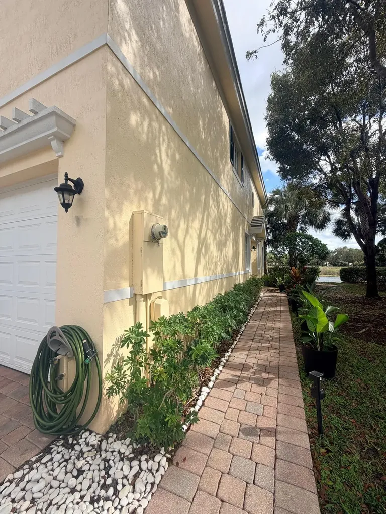 7644 Foxcroft Lane Davie FL 33328