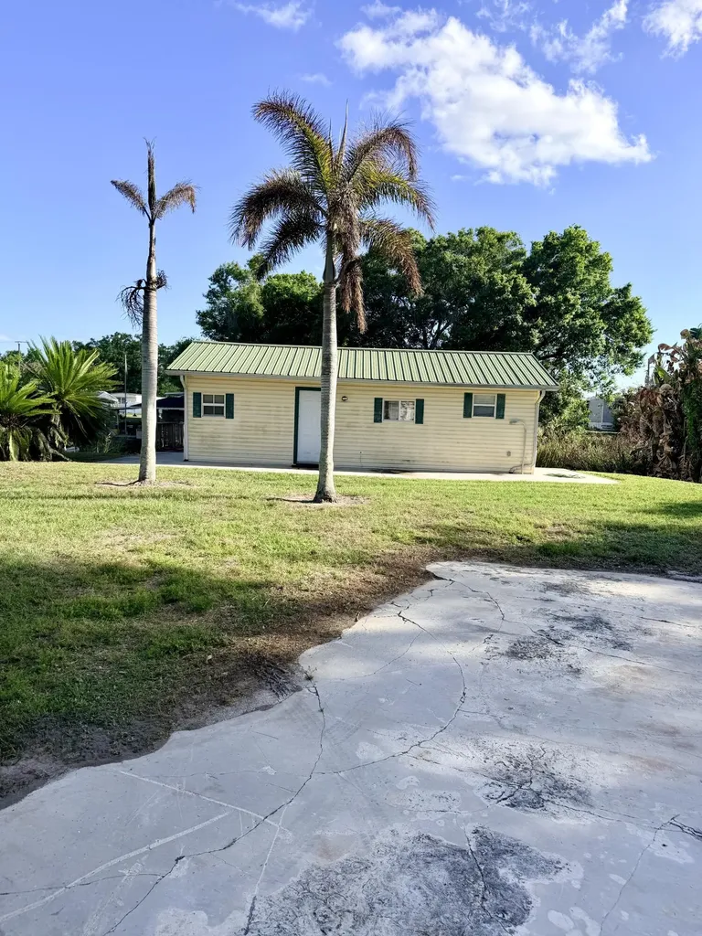 4046 SE 26th Street Okeechobee FL 34974