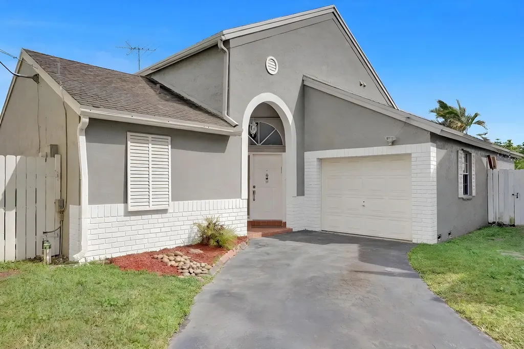 1180 SW 108th Terrace Davie FL 33324