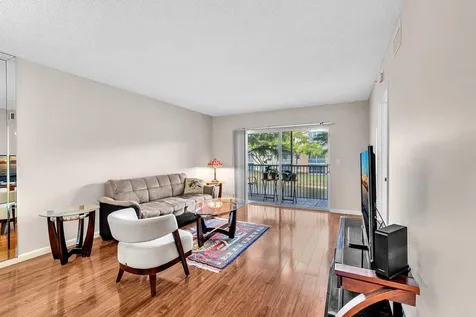 9537 Weldon Circle Tamarac FL 33321