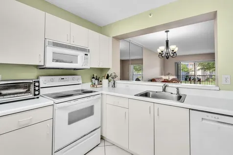 9537 Weldon Circle Tamarac FL 33321
