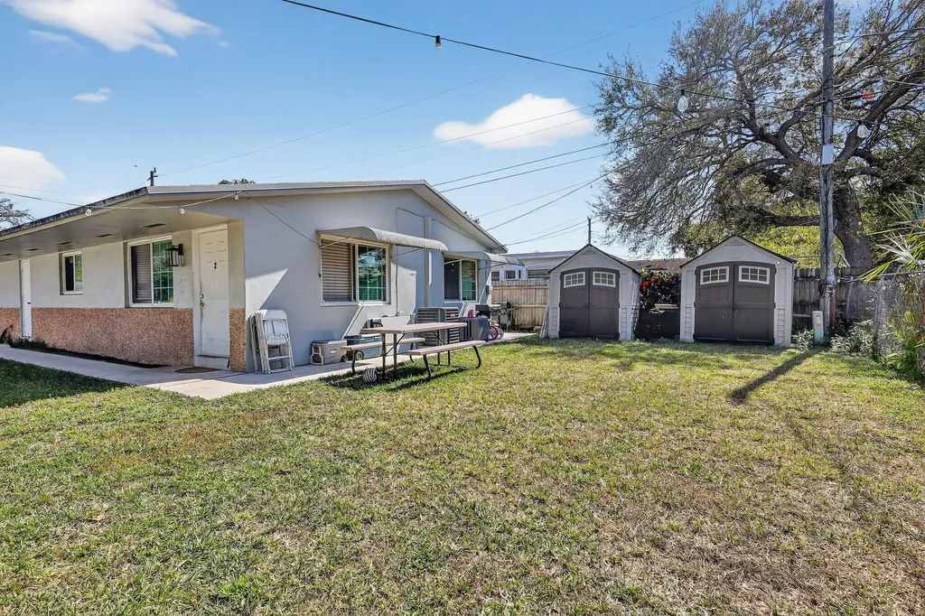 708 SW 7th Avenue Hallandale Beach FL 33009
