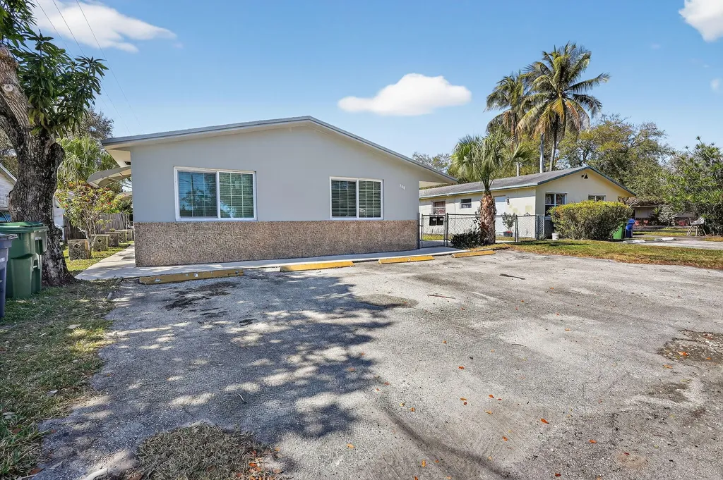 708 SW 7th Avenue Hallandale Beach FL 33009