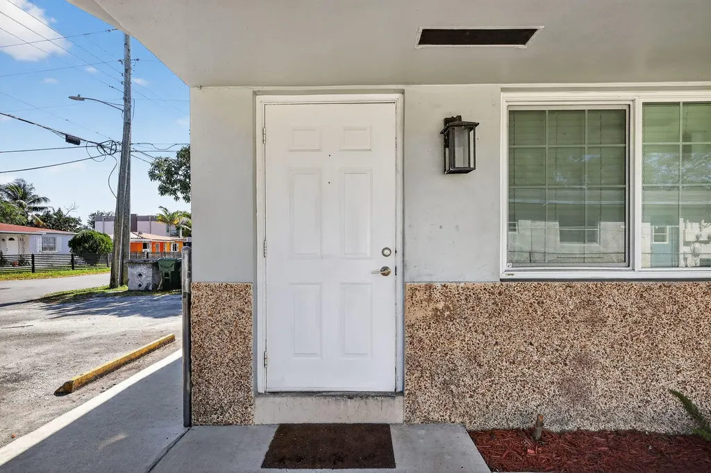 708 SW 7th Avenue Hallandale Beach FL 33009