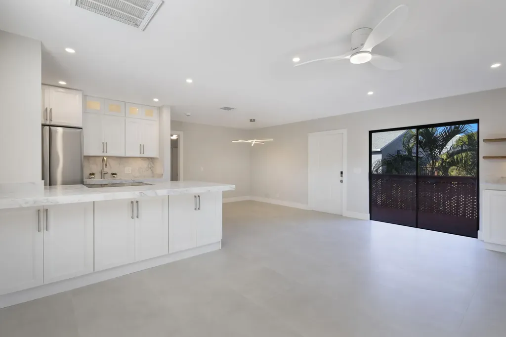 7 Crossings Circle Boynton Beach FL 33435