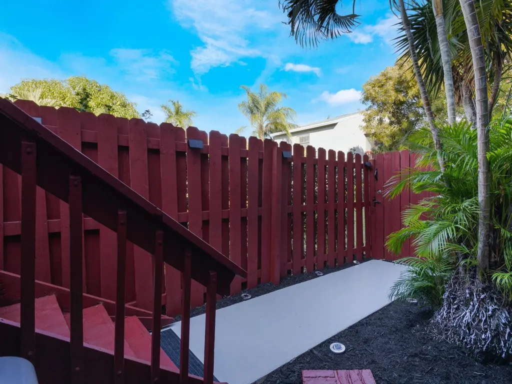 7 Crossings Circle Boynton Beach FL 33435