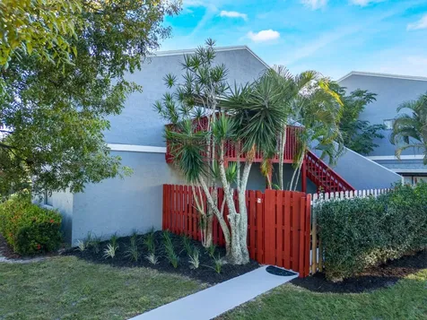 7 Crossings Circle Boynton Beach FL 33435