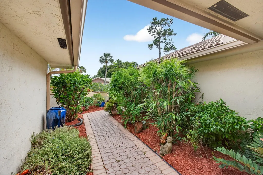 6839 Villas Drive S Boca Raton FL 33433
