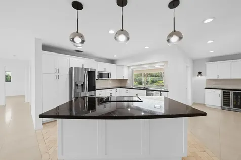 5660 SW 9th Street Plantation FL 33317