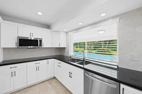 5660 SW 9th Street Plantation FL 33317