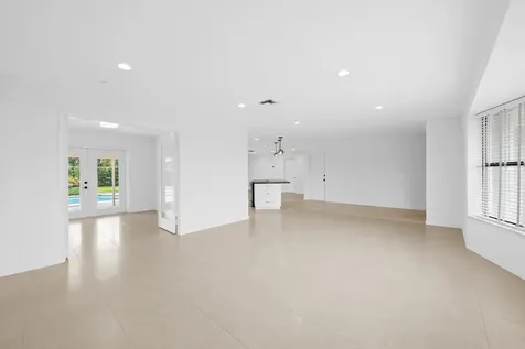 5660 SW 9th Street Plantation FL 33317