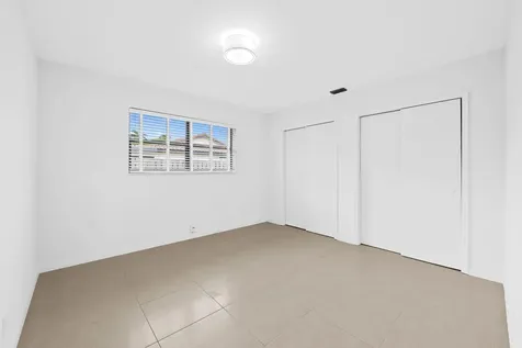 5660 SW 9th Street Plantation FL 33317