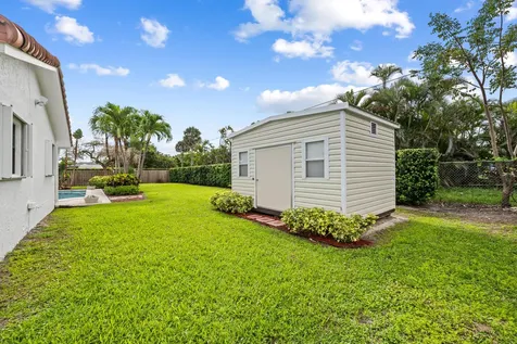 5660 SW 9th Street Plantation FL 33317