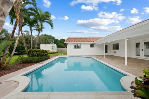5660 SW 9th Street Plantation FL 33317