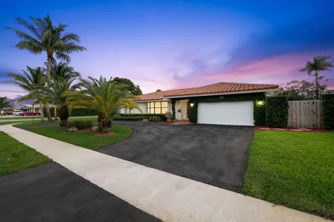 5660 SW 9th Street Plantation FL 33317