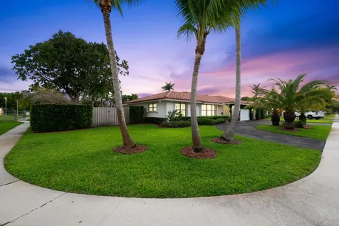 5660 SW 9th Street Plantation FL 33317