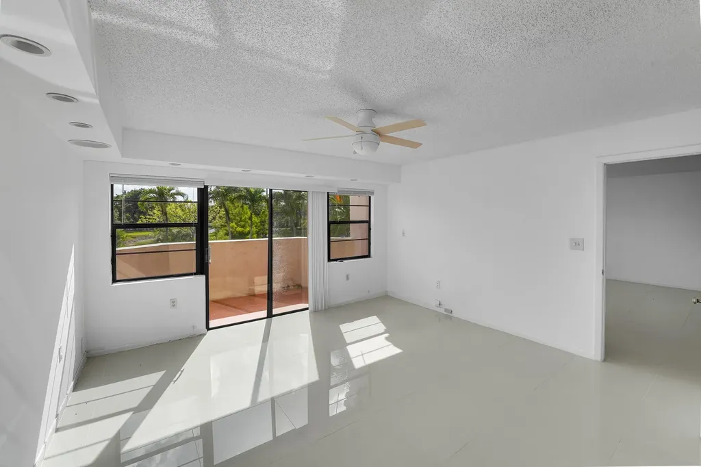 6654 Villa Sonrisa Drive Boca Raton FL 33433