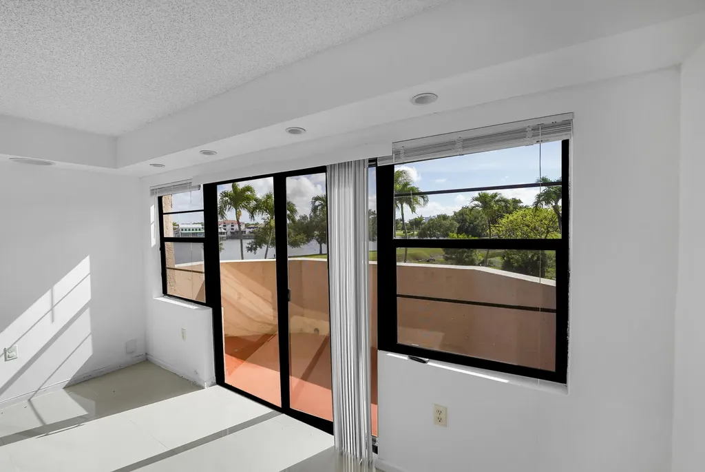 6654 Villa Sonrisa Drive Boca Raton FL 33433
