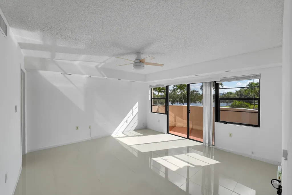 6654 Villa Sonrisa Drive Boca Raton FL 33433