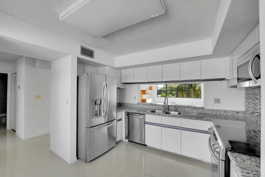 6654 Villa Sonrisa Drive Boca Raton FL 33433