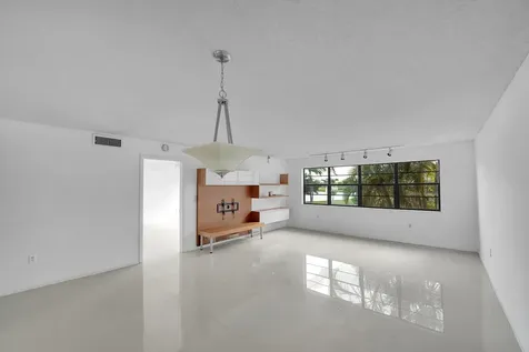 6654 Villa Sonrisa Drive Boca Raton FL 33433