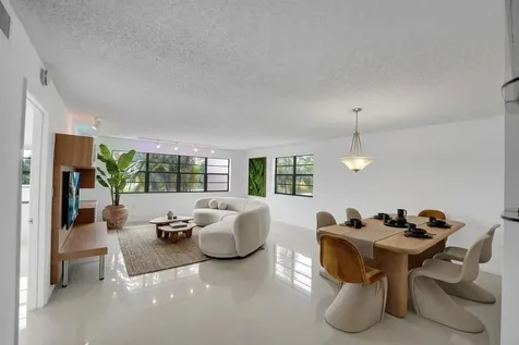 6654 Villa Sonrisa Drive Boca Raton FL 33433