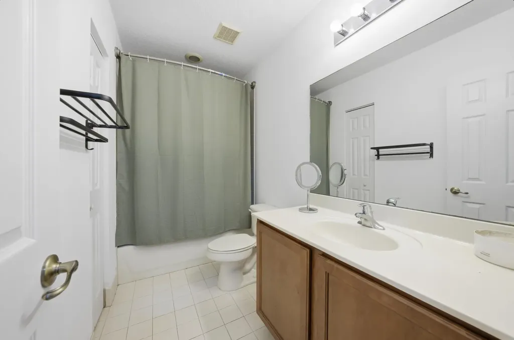 3084 N Evergreen Circle Boynton Beach FL 33426