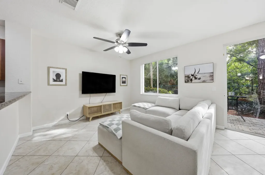 3084 N Evergreen Circle Boynton Beach FL 33426