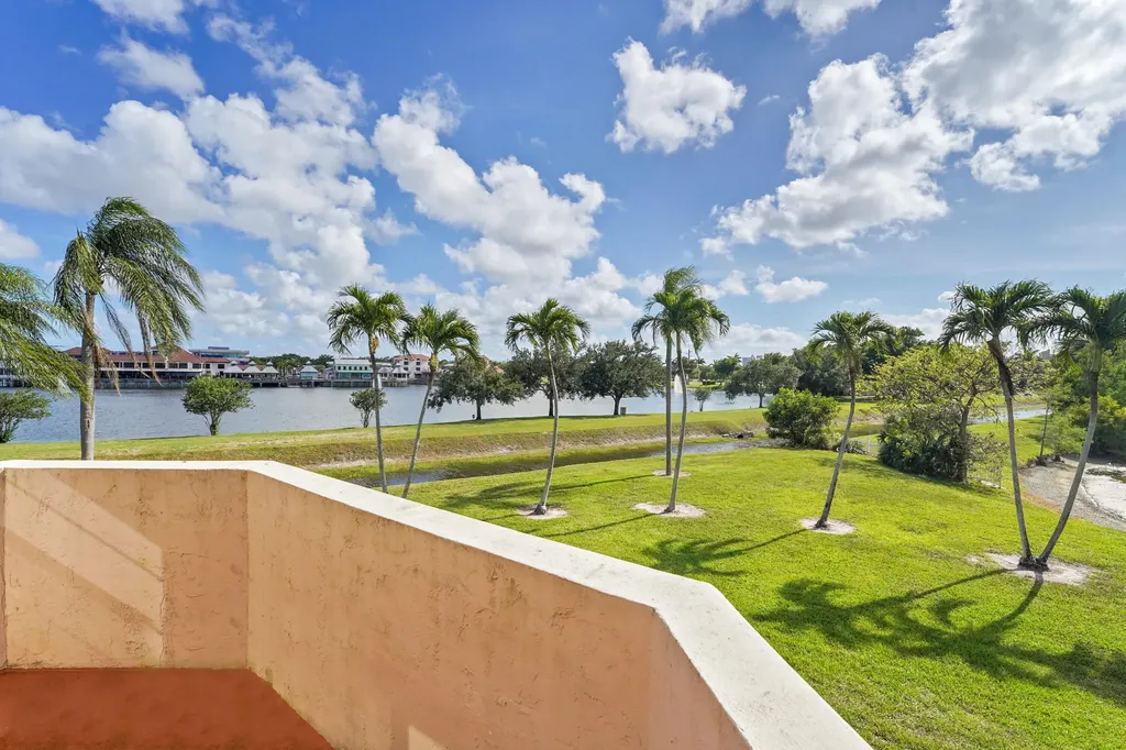 6654 Villa Sonrisa Drive Boca Raton FL 33433