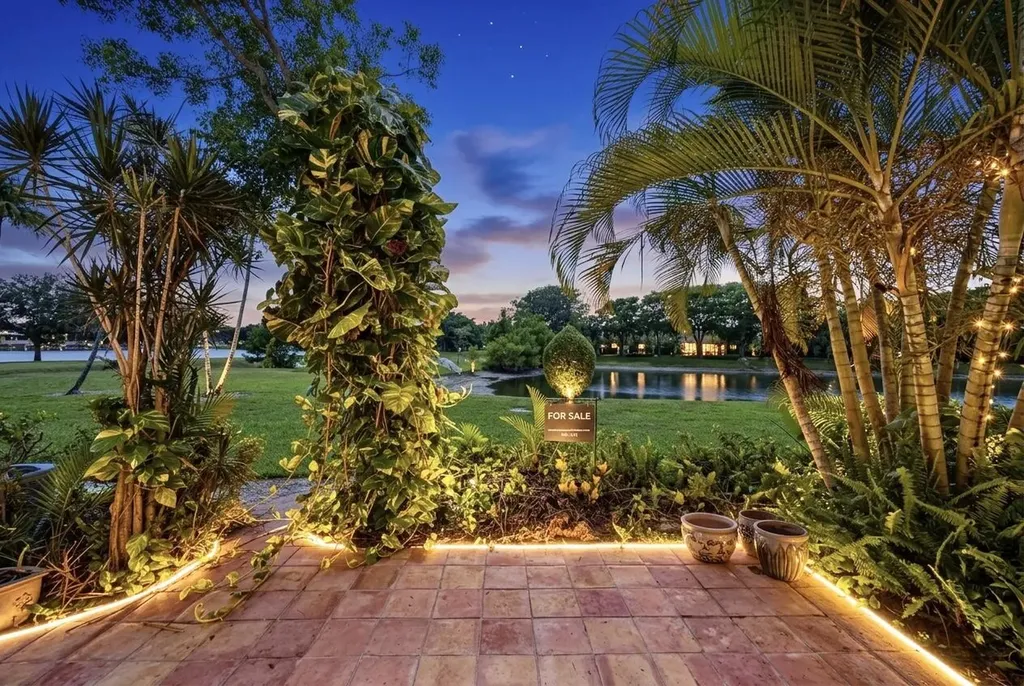 6654 Villa Sonrisa Drive Boca Raton FL 33433