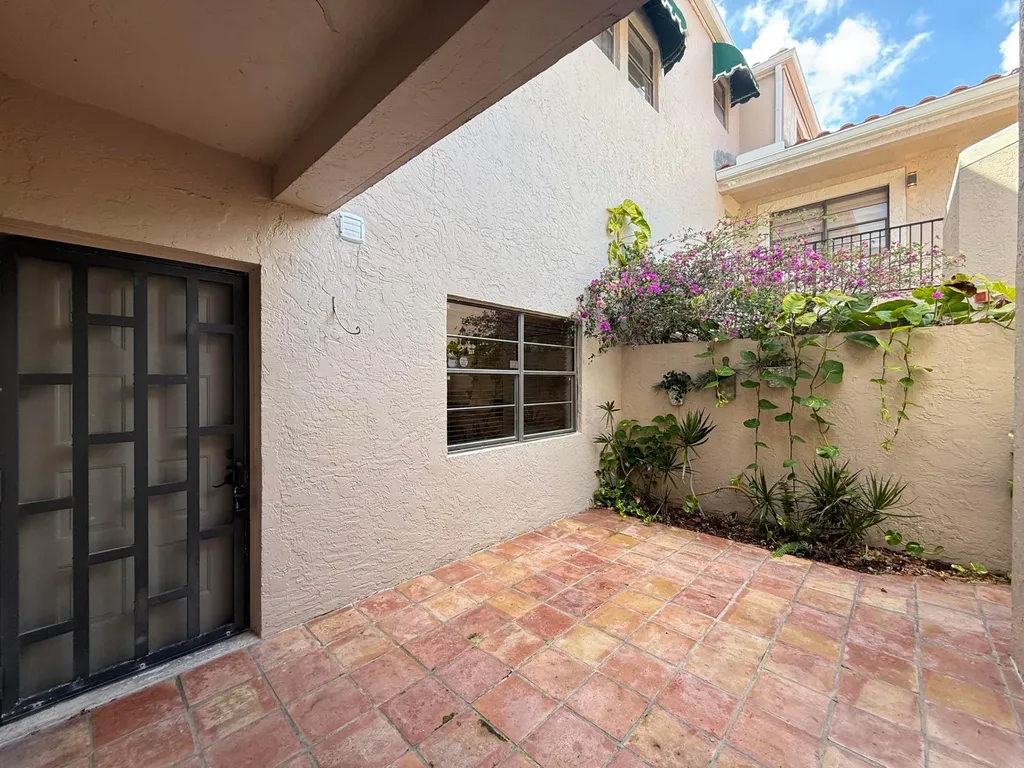 6654 Villa Sonrisa Drive Boca Raton FL 33433