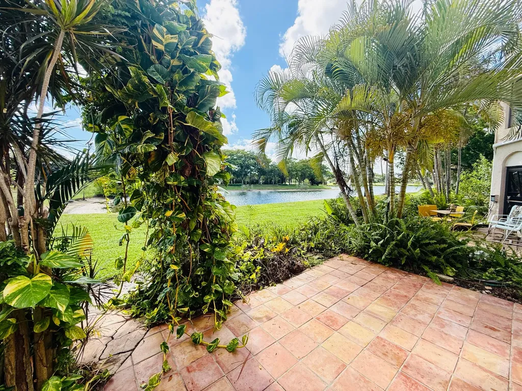 6654 Villa Sonrisa Drive Boca Raton FL 33433