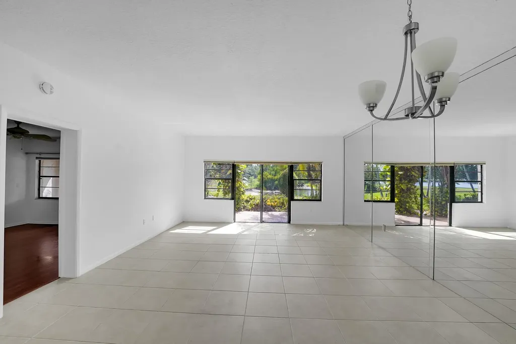 6654 Villa Sonrisa Drive Boca Raton FL 33433
