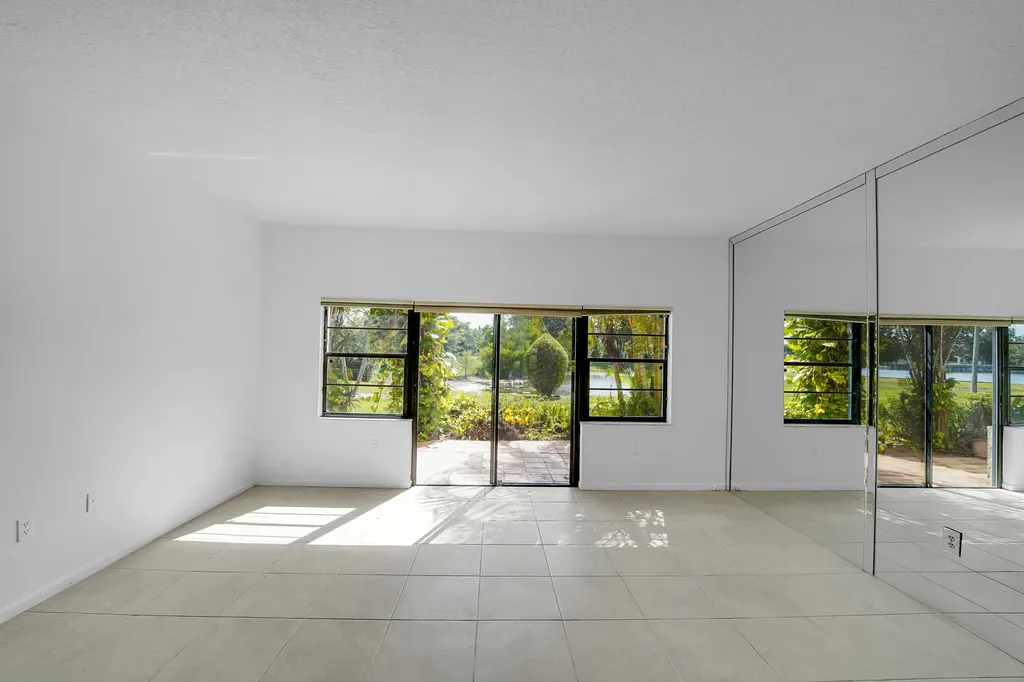 6654 Villa Sonrisa Drive Boca Raton FL 33433