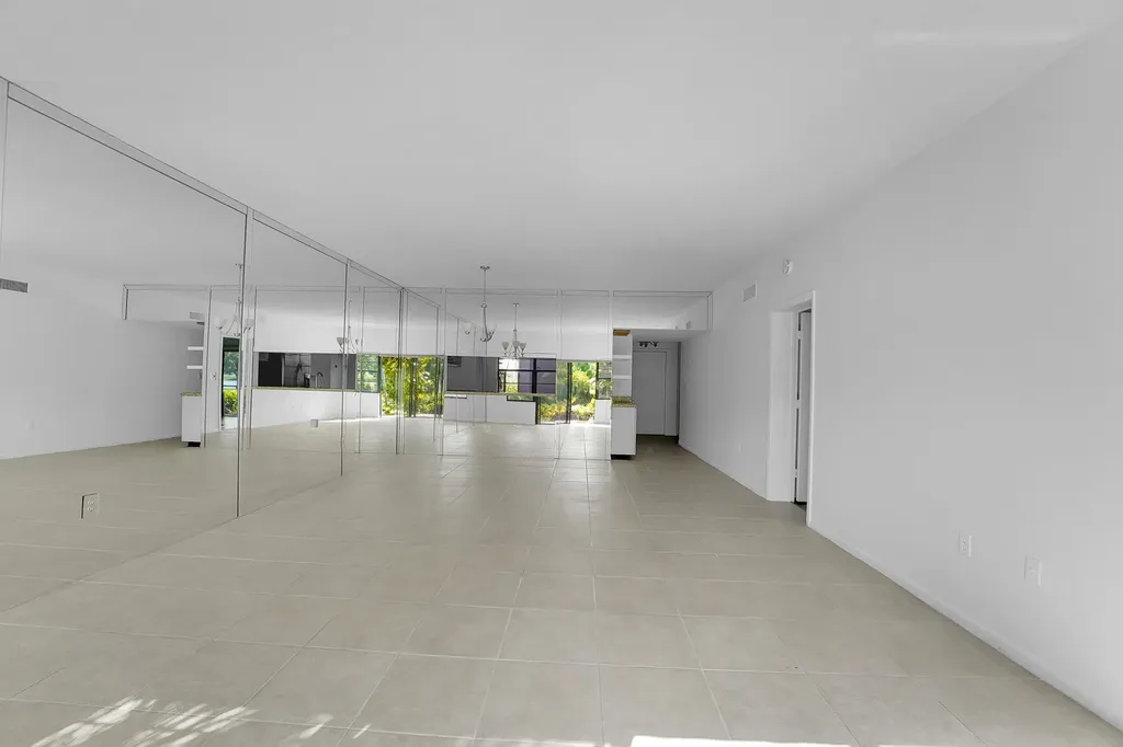 6654 Villa Sonrisa Drive Boca Raton FL 33433