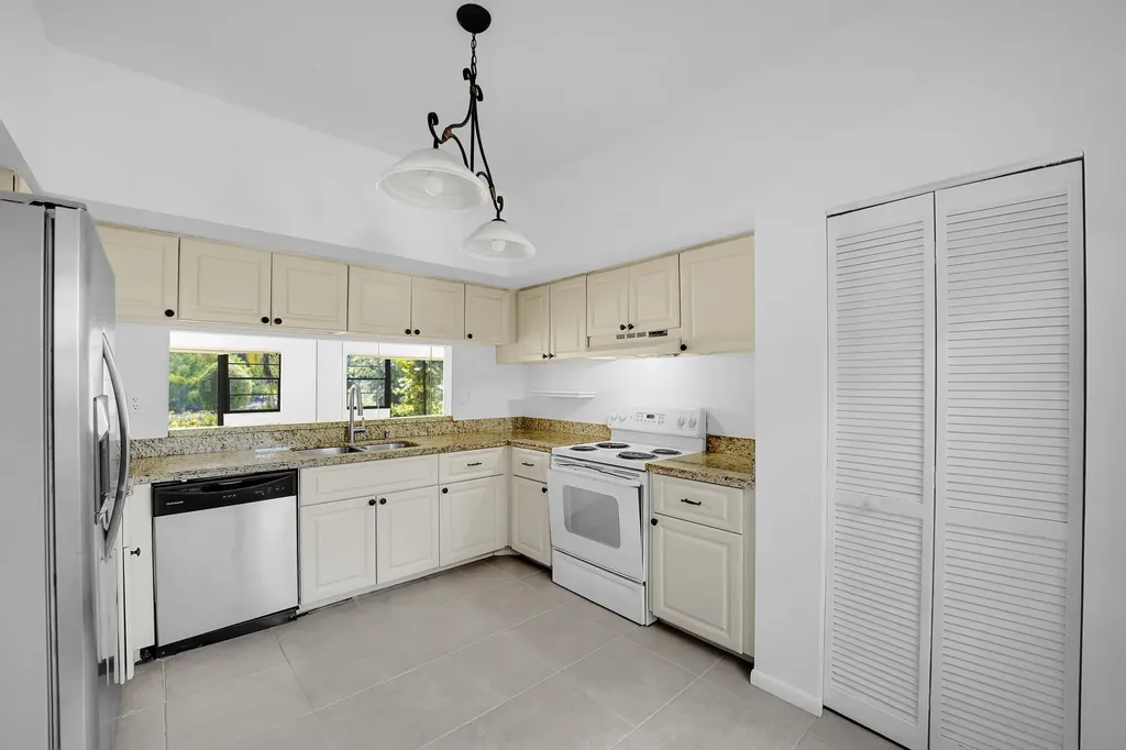 6654 Villa Sonrisa Drive Boca Raton FL 33433