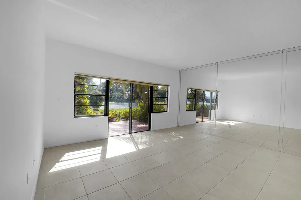 6654 Villa Sonrisa Drive Boca Raton FL 33433