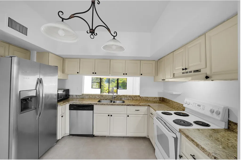 6654 Villa Sonrisa Drive Boca Raton FL 33433