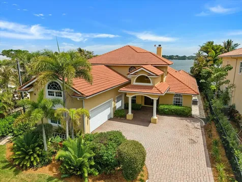 881 SE Saint Lucie Boulevard Stuart FL 34996
