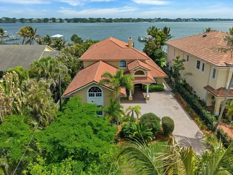 881 SE Saint Lucie Boulevard Stuart FL 34996