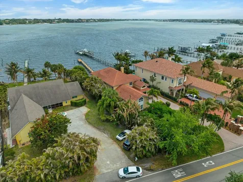 881 SE Saint Lucie Boulevard Stuart FL 34996