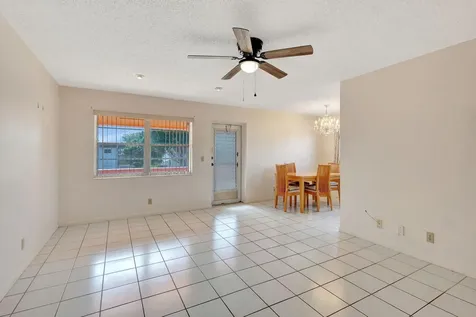 332 Sheffield N West Palm Beach FL 33417